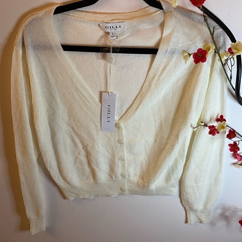 🌸Gilli Button front sweater/ Cardigan  color: Beige Long Sleeve 💥